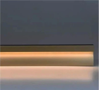 Plinthe en aluminium LED