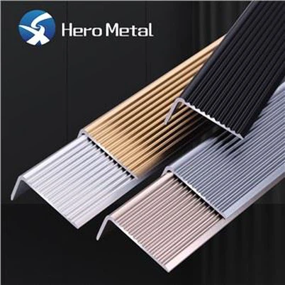 Garniture de bord de nez d’escalier en métal