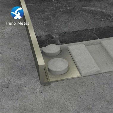 Garniture de carreaux en bronze à canon