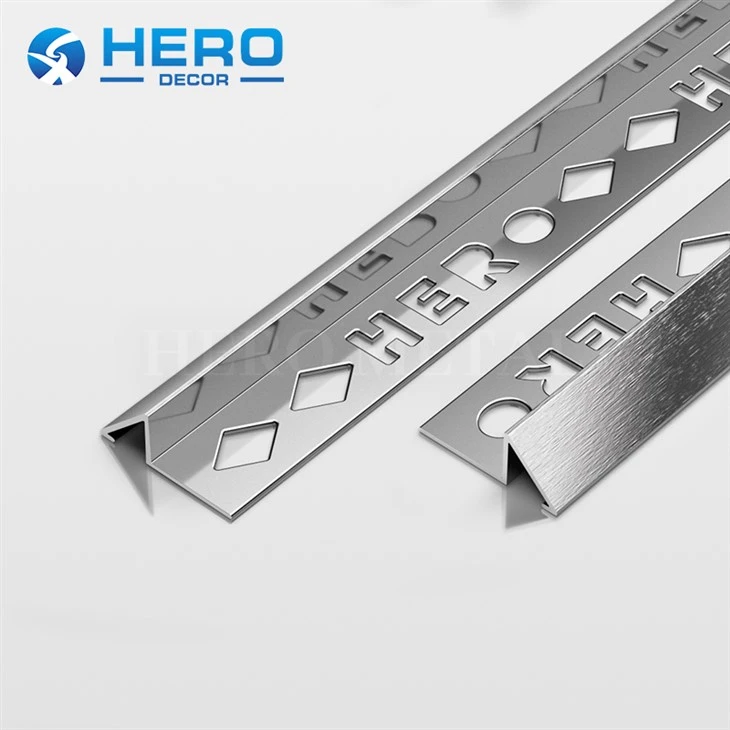 Garniture de carrelage en forme de triangle en aluminium